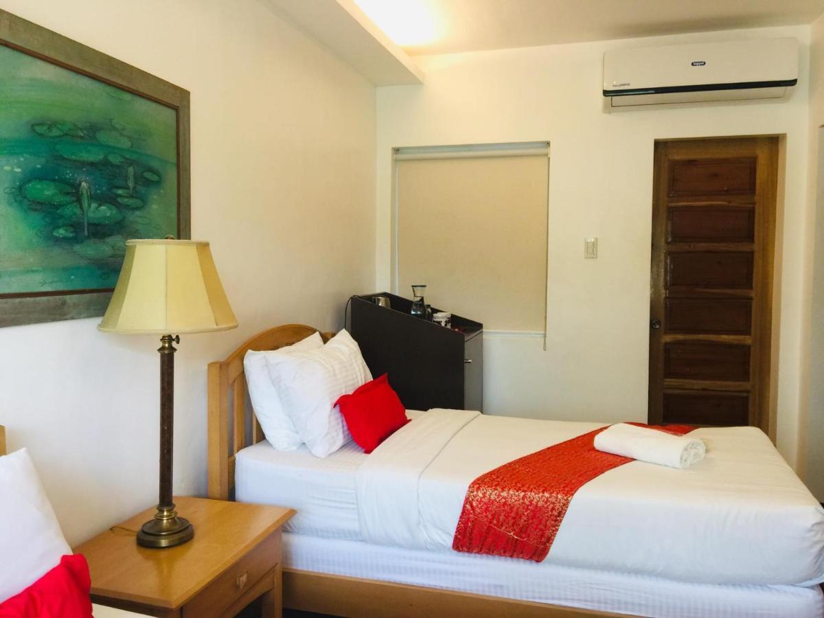 The Carmelence Lodge Tagaytay City Eksteriør billede